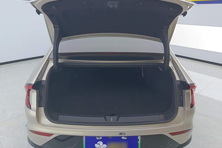 Used Wuling Xingguang 2024 Co-Creation Edition 510 Advanced Model Trunk