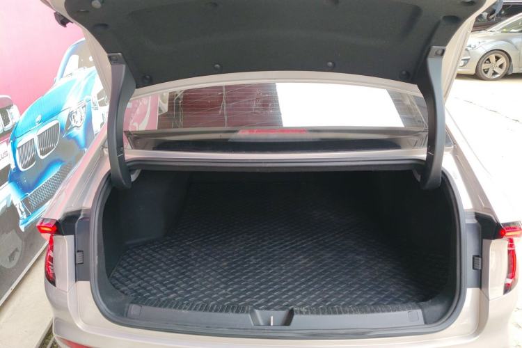 Used Wuling Xingguang 2024 Co-Creation Edition 510 Advanced Model Trunk