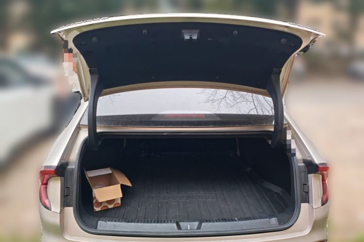 Used Wuling Xingguang 2024 Co-Creation Edition 510 Advanced Model Trunk