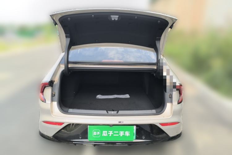 Used Wuling Xingguang 2024 Co-Creation Edition 510 Advanced Model Trunk