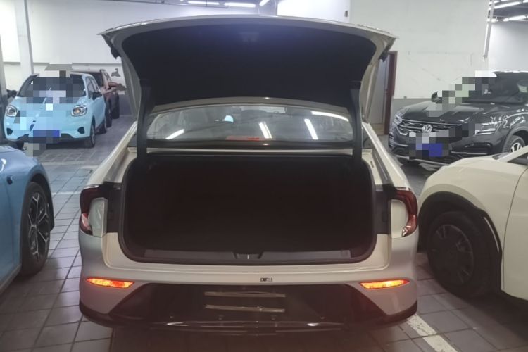 Used Wuling Xingguang 2024 Co-Creation Edition 510 Advanced Model Trunk