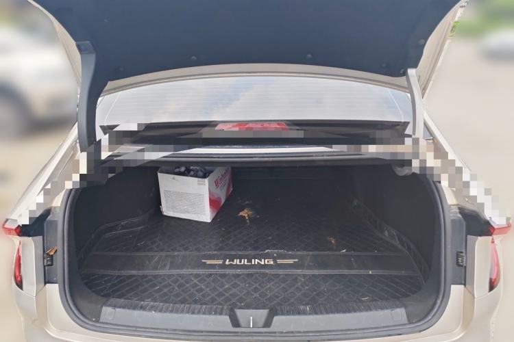 Used Wuling Xingguang 2024 Co-Creation Edition 510 Advanced Model Trunk