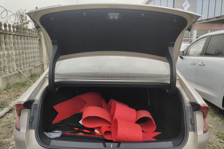 Used Wuling Xingguang 2024 Co-Creation Edition 510 Advanced Model Trunk