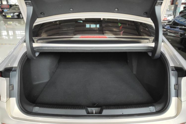 Used Wuling Xingguang 2024 Co-Creation Edition 510 Advanced Model Trunk