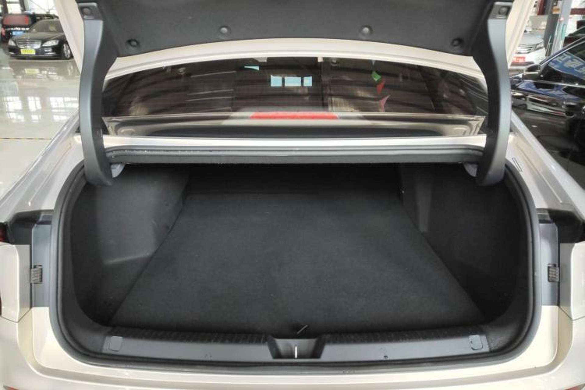 Used Wuling Xingguang 2024 Co-Creation Edition 510 Advanced Model Trunk