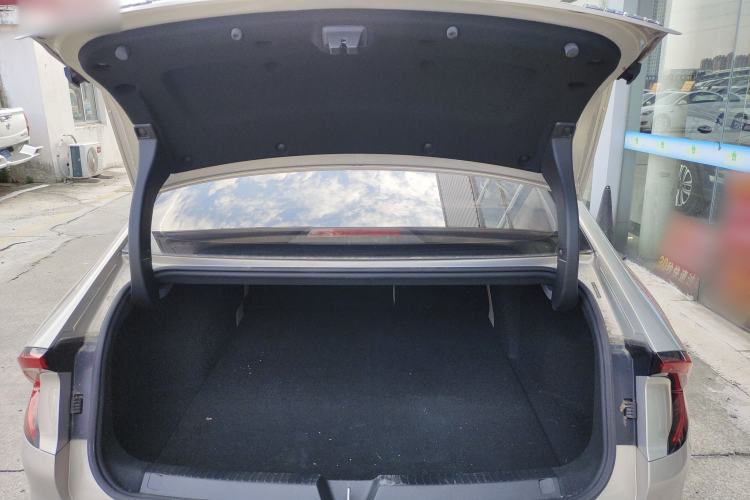 Used Wuling Xingguang 2024 Co-Creation Edition 510 Advanced Model Trunk