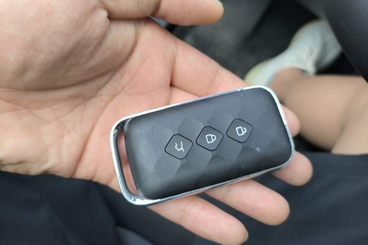 Used Wuling Xingguang 2024 Co-Creation Edition 510 Advanced Model Vehicle Key
