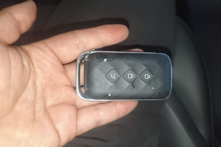 Used Wuling Xingguang 2024 Co-Creation Edition 510 Advanced Model Vehicle Key