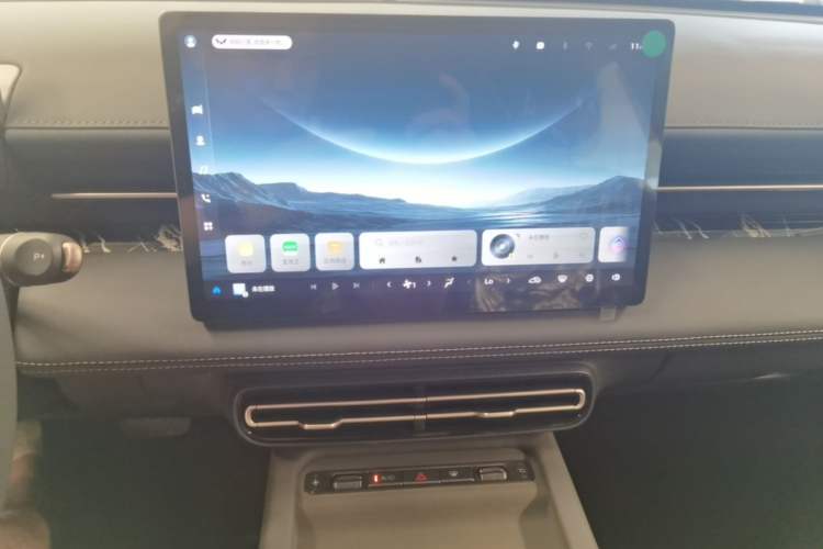 Used Wuling Xingguang 2025 70km Smart Standard Version Audio And AC Panel