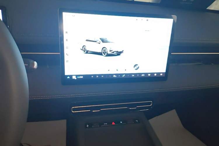 Used Wuling Xingguang 2025 70km Smart Standard Version Audio And AC Panel