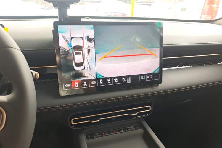 Used Wuling Xingguang 2025 70km Smart Standard Version Audio And AC Panel
