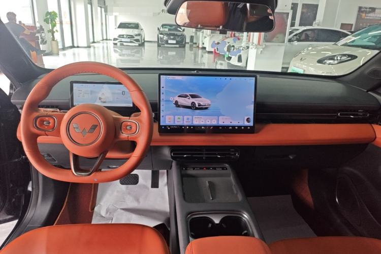 Used Wuling Xingguang 2025 610 km Smart Flagship Version Center Console