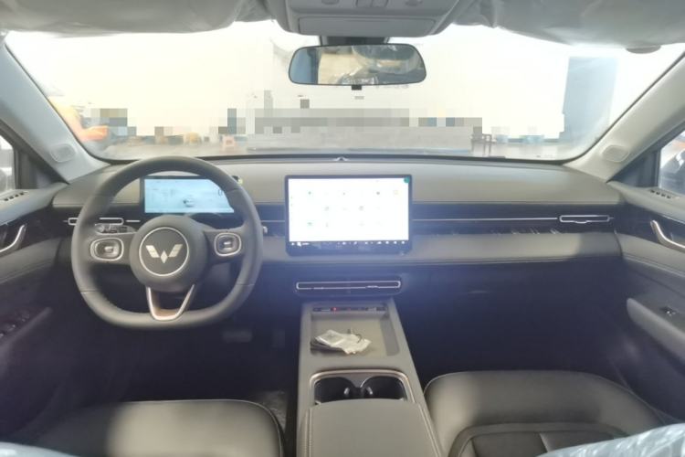 Used Wuling Xingguang 2025 70km Smart Standard Version Center Console