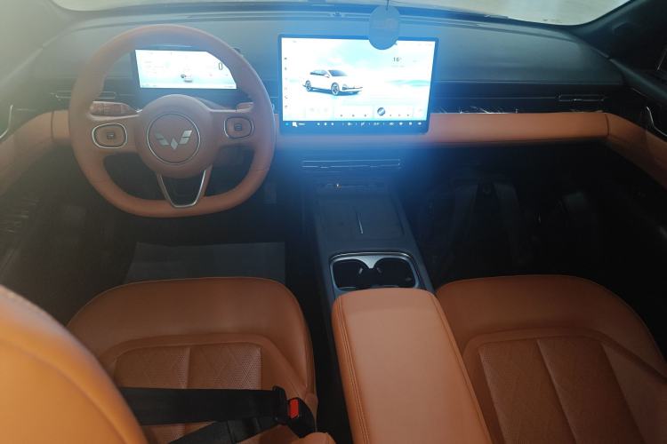 Used Wuling Xingguang 2025 610 km Smart Flagship Version Center Console