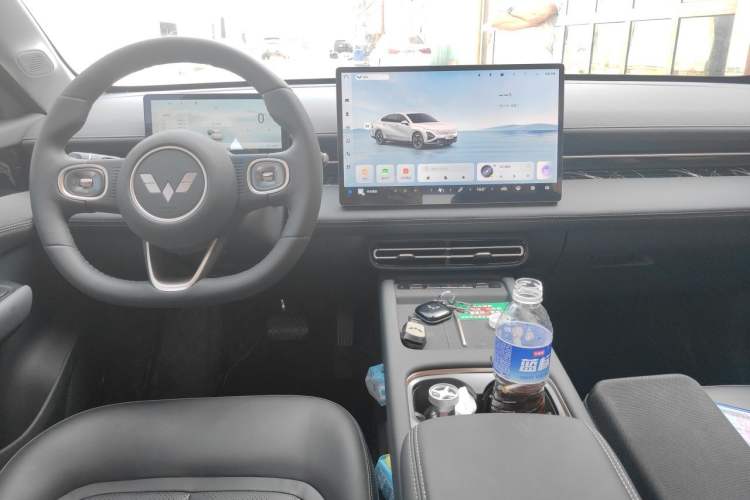 Used Wuling Xingguang 2025 150 km Smart Advanced Version Center Console