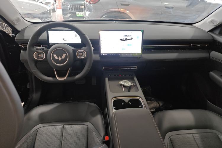 Used Wuling Xingguang 2025 70km Smart Standard Version Center Console