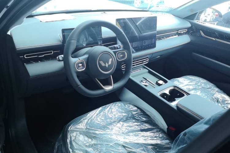 Used Wuling Xingguang 2025 510 km Advanced Smart Version Center Console