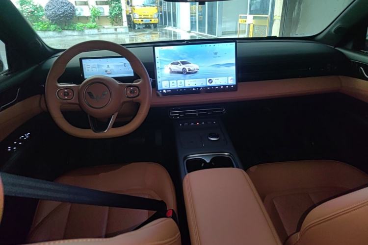 Used Wuling Xingguang 2025 610 km Smart Flagship Version Center Console
