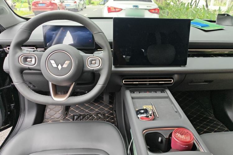 Used Wuling Xingguang 2025 150 km Smart Advanced Version Center Console