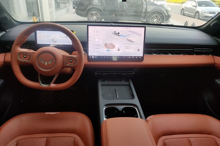Used Wuling Xingguang 2025 610 km Smart Flagship Version Center Console