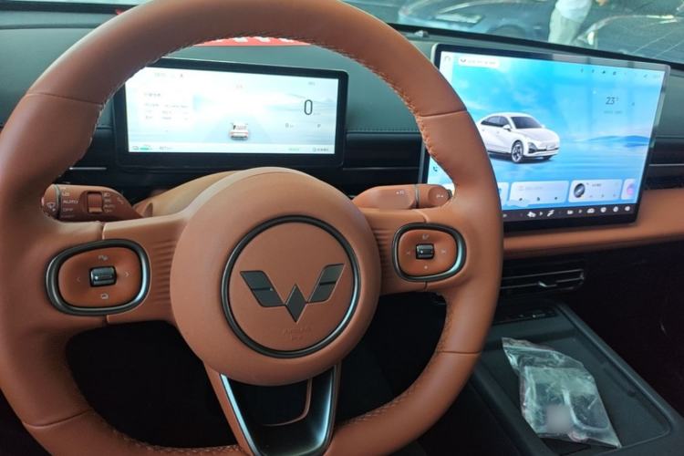 Used Wuling Xingguang 2025 610 km Smart Flagship Version Center Console