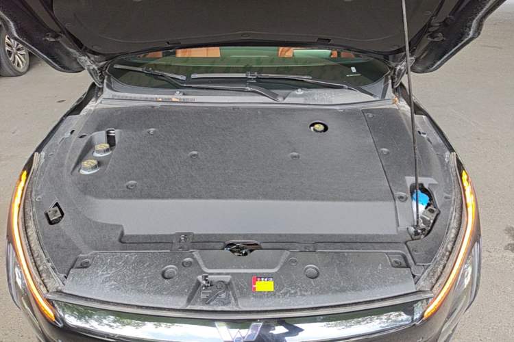 Used Wuling Xingguang 2025 610 km Smart Flagship Version Engine Bay