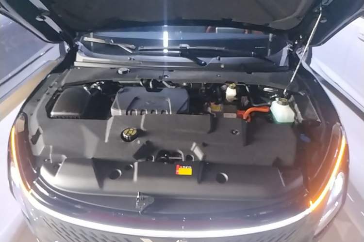 Used Wuling Xingguang 2025 150 km Smart Advanced Version Engine Bay