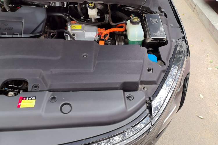 Used Wuling Xingguang 2025 70km Smart Standard Version Engine Bay Left