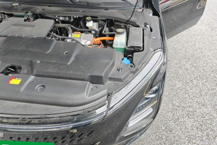 Used Wuling Xingguang 2025 150 km Smart Advanced Version Engine Bay Left