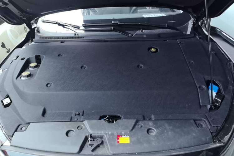 Used Wuling Xingguang 2025 510 km Advanced Smart Version Engine Bay