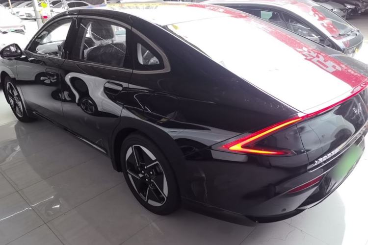 Used Wuling Xingguang 2025 510 km Advanced Smart Version Exterior 2