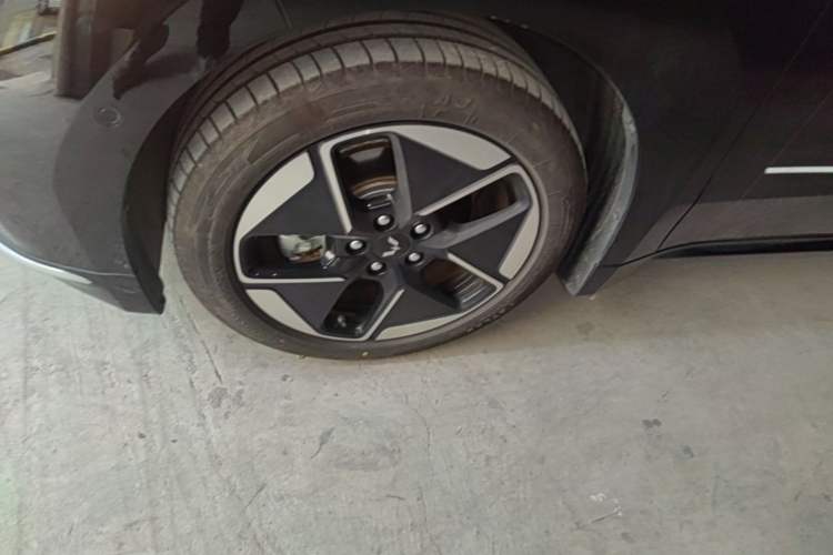 Used Wuling Xingguang 2025 610 km Smart Flagship Version Exterior 4