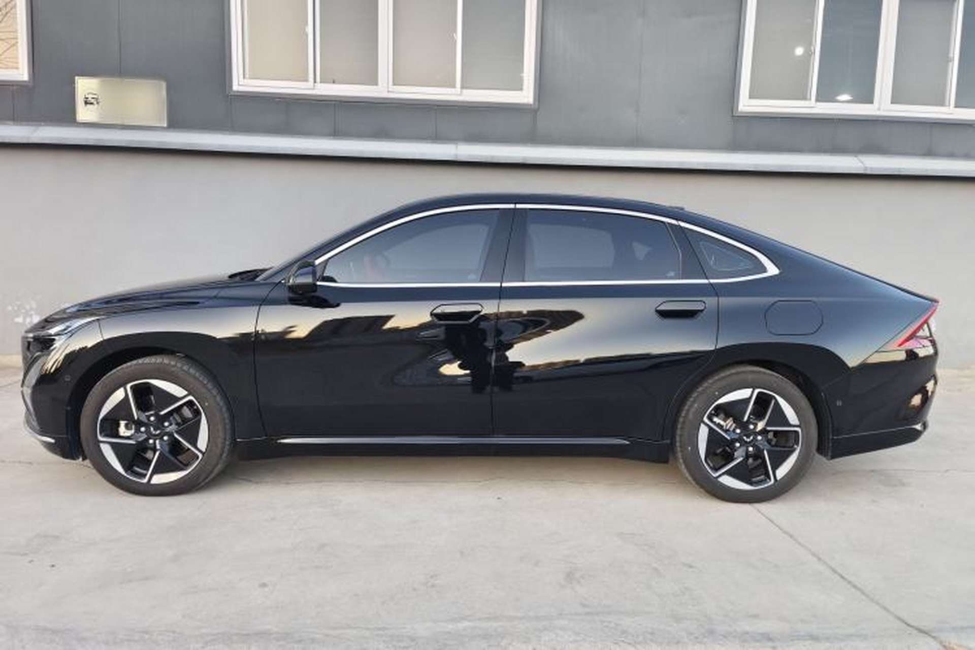 Used Wuling Xingguang 2025 610 km Smart Flagship Version Exterior 6