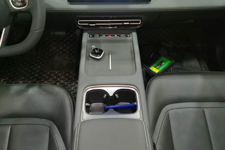 Used Wuling Xingguang 2025 70km Smart Standard Version Gear Lever