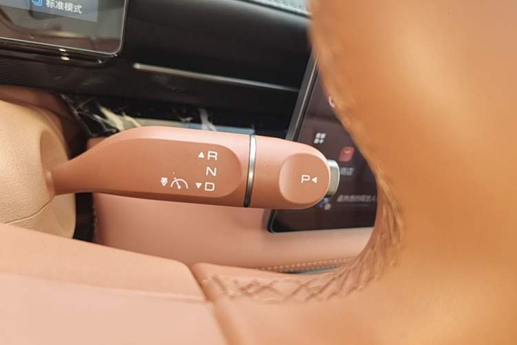 Used Wuling Xingguang 2025 610 km Smart Advanced Version Gear Lever