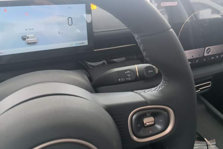 Used Wuling Xingguang 2025 70km Smart Standard Version Gear Lever