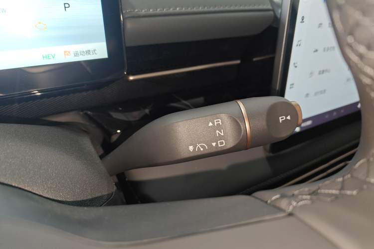 Used Wuling Xingguang 2025 70km Smart Standard Version Gear Lever