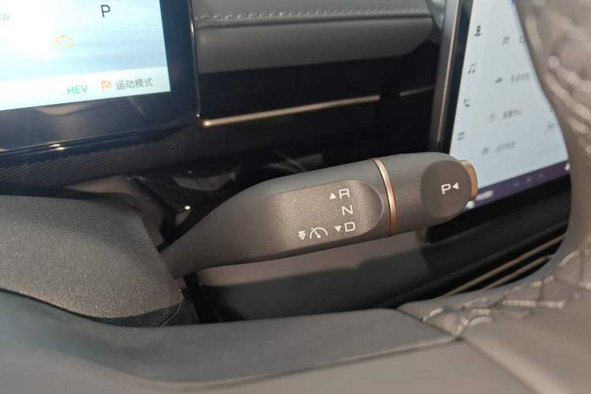 Used Wuling Xingguang 2025 70km Smart Standard Version Gear Lever