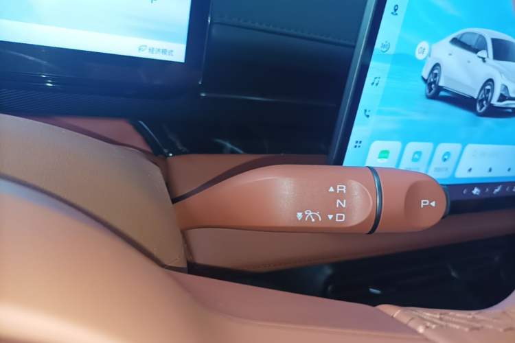 Used Wuling Xingguang 2025 610 km Smart Flagship Version Gear Lever