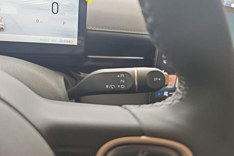 Used Wuling Xingguang 2025 70km Smart Standard Version Gear Lever