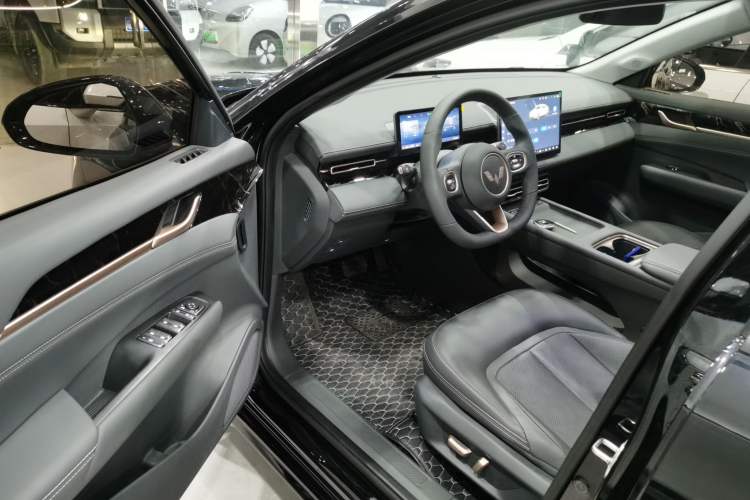 Used Wuling Xingguang 2025 70km Smart Standard Version Interior 3