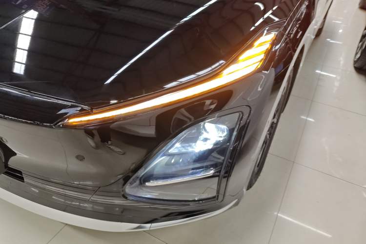 Used Wuling Xingguang 2025 610 km Smart Flagship Version Left Front Headlight