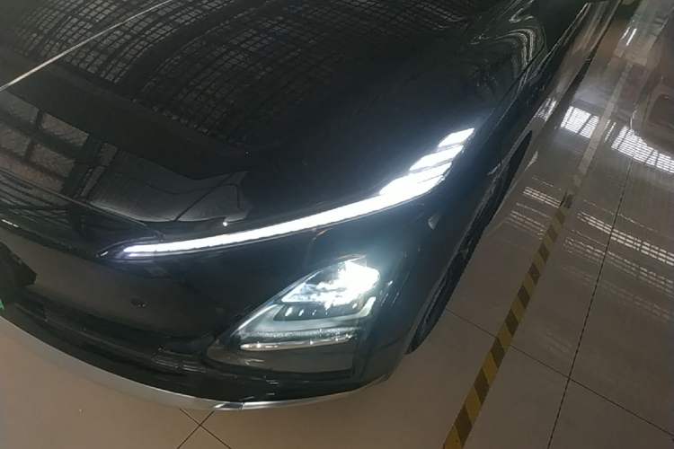 Used Wuling Xingguang 2025 610 km Smart Flagship Version Left Front Headlight
