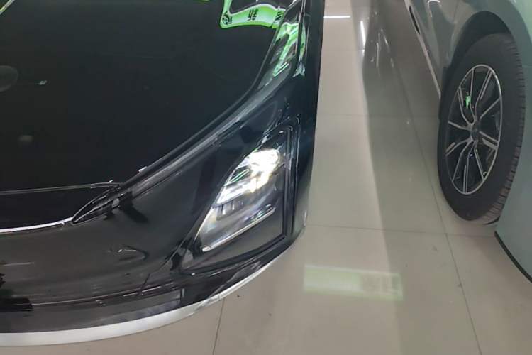 Used Wuling Xingguang 2025 610 km Smart Flagship Version Left Front Headlight