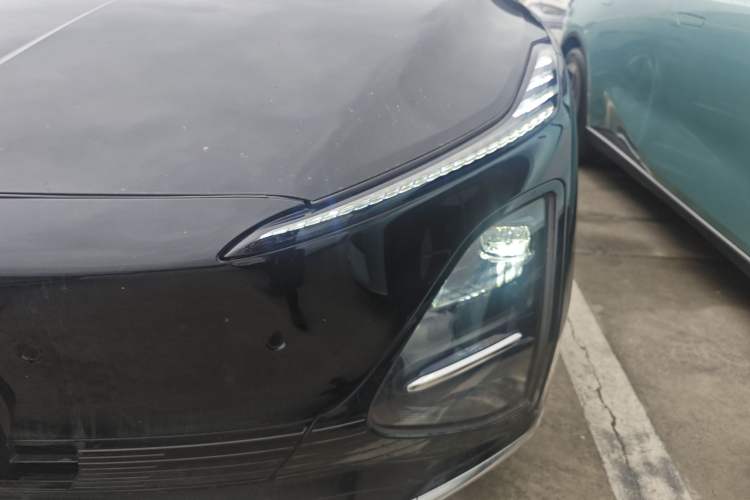 Used Wuling Xingguang 2025 610 km Smart Flagship Version Left Front Headlight