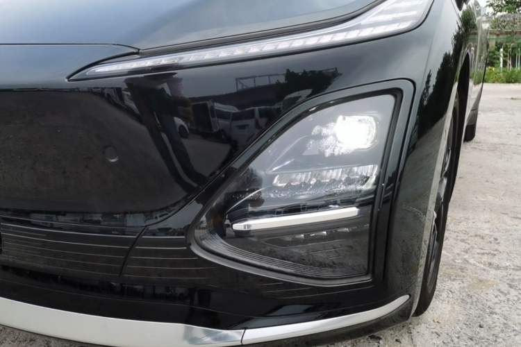 Used Wuling Xingguang 2025 610 km Smart Flagship Version Left Front Headlight
