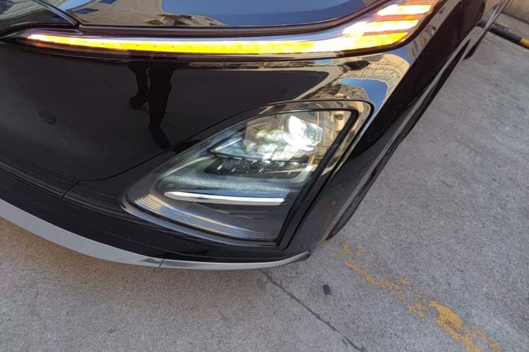 Used Wuling Xingguang 2025 610 km Smart Flagship Version Left Front Headlight