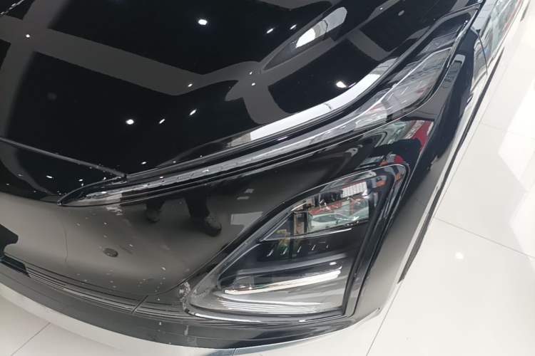 Used Wuling Xingguang 2025 610 km Smart Flagship Version Left Front Headlight