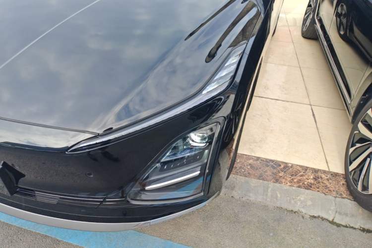 Used Wuling Xingguang 2025 610 km Smart Flagship Version Left Front Headlight