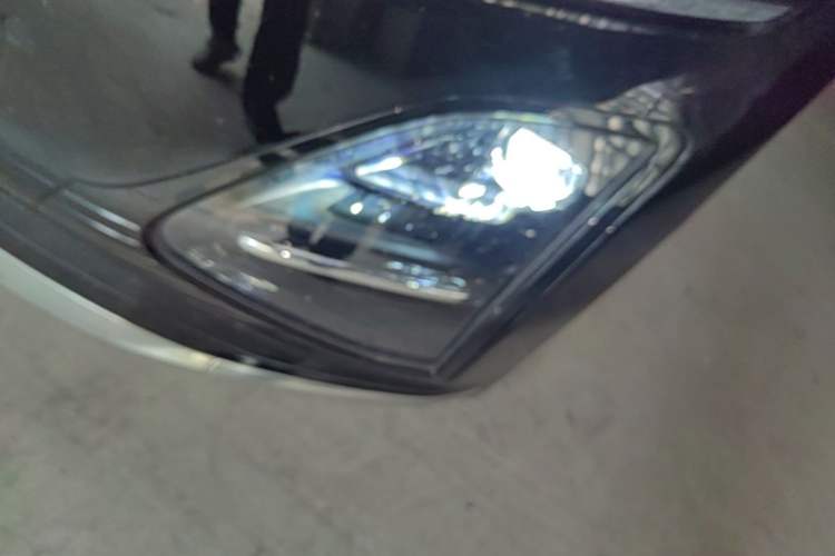 Used Wuling Xingguang 2025 610 km Smart Flagship Version Left Front Headlight